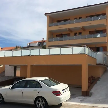 Apartamento Aparthaus Mit Swimmingpool Und Wunderschoenen Panoramablick Novi Vinodolski