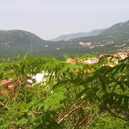 Aparthaus Mit Swimmingpool Und Wunderschoenen Panoramablick