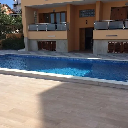 Aparthaus Mit Swimmingpool Und Wunderschoenen Panoramablick * Novi Vinodolski