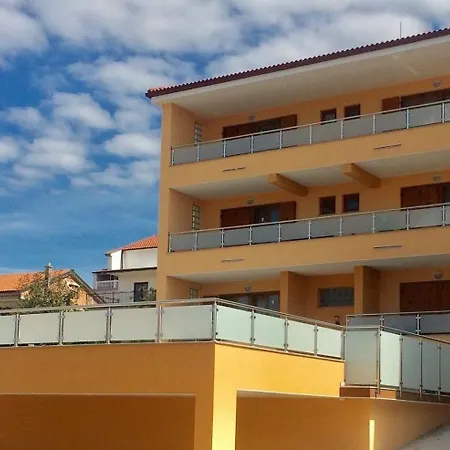 Aparthaus Mit Swimmingpool Und Wunderschoenen Panoramablick Apartamento *