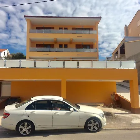 Aparthaus Mit Swimmingpool Und Wunderschoenen Panoramablick Apartamento Novi Vinodolski