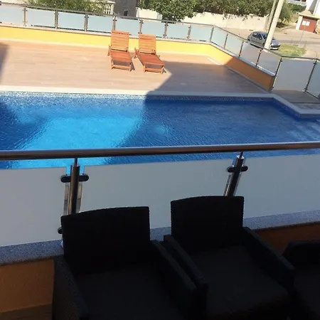 Aparthaus Mit Swimmingpool Und Wunderschoenen Panoramablick アパート ノヴィ・ヴィノドロスキー