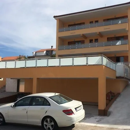 Aparthaus Mit Swimmingpool Und Wunderschoenen Panoramablick アパート